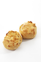 Zwei Brötchen, weisser Untergrund