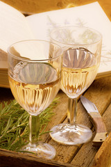 Rosè und Rosmarin