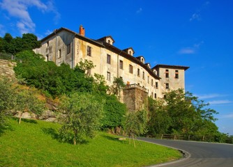 Fototapeta na wymiar Settimo Vittone Burg - Settimo Vittone castle 01