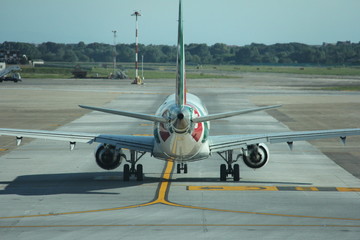 Avion sur tarmac