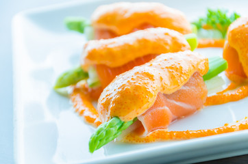 Salmon roll