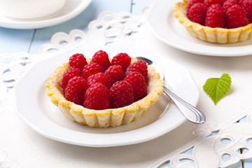 Tartlets with raspberries