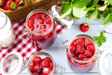 Homemade preserves, prepare compote of strawberries.