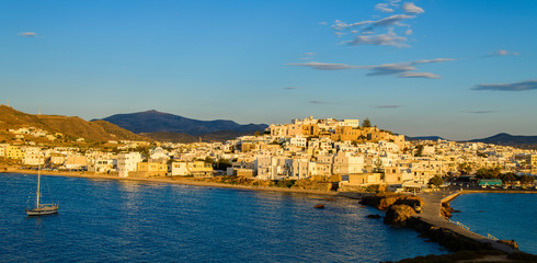 Le port de Chora à Naxos - obrazy, fototapety, plakaty
