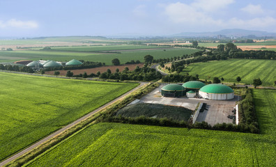 Moderne landwirtschaftliche Biogasanlagen - obrazy, fototapety, plakaty