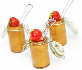 Apfelmus in Gläschen