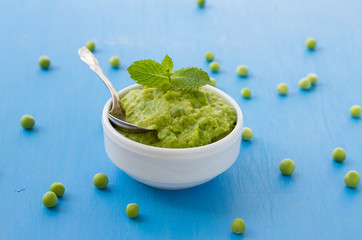 Mashed green peas
