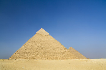 Fototapeta na wymiar pyramide