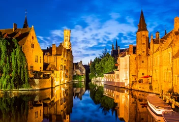 Fotobehang Rozenhoedkaai, Brugge in België © ecstk22