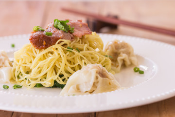 Wonton noodles