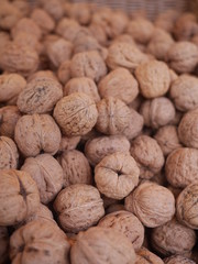 walnuts market organic