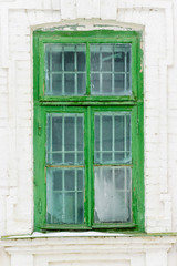Fototapeta na wymiar Old Green Wooden Window