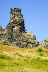 Fototapeta na wymiar Teufelsmauer im Harz, markante Felsformation