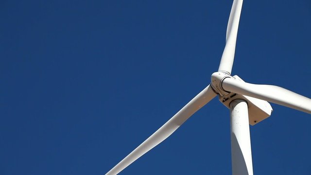 青空と風力発電機_6