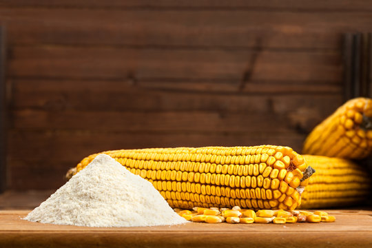 Integral corn flour arranged with corn cob