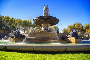 Crédence de douche en verre acrylique avec photo Fontaine fountain at La Rotonde, Aix-en-Provence, France