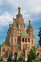 Fototapeta na wymiar Sts Peter and Paul cathedral, Petergof, St Petersburg, Russia