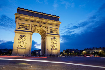 Fototapeta na wymiar Triumphal Arch in Paris at night