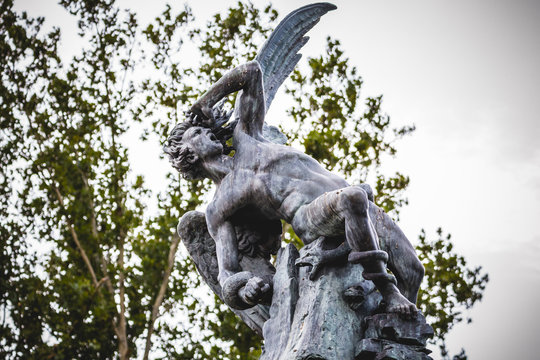 guardian, devil figure, bronze sculpture with demonic gargoyles