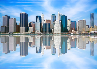 Downtown (Lower) Manhattan's Financial District as seen from acr - obrazy, fototapety, plakaty