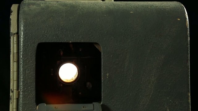16mm Filmprojektor im Gegenlicht