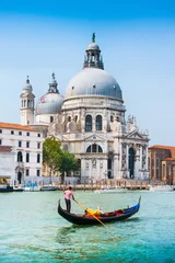 Fototapete Gondeln Gondel auf dem Canal Grande mit Santa Maria della Salute, Venedig