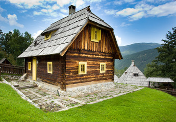 Obraz premium Mountain cottage
