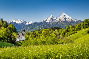 Fototapeta na wymiar Idyllic mountain landscape in the the Alps, Bavaria, Germany