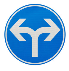 directions obligatoires à la prochaine intersection