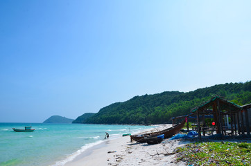Fototapeta na wymiar Paradise beach in Phu quoc island, south of vietnam. Beautiful l
