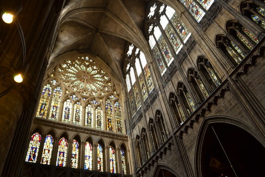 Gotische cathedraal interieur in  Metz (Fr)