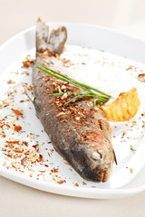 trout fish baked with nuts