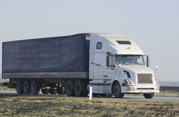 Heavy trailer on freeway