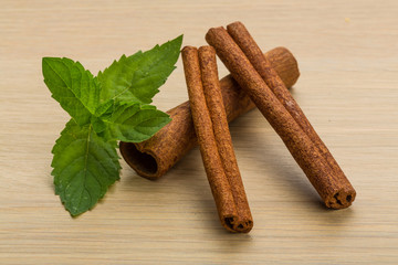 Cinnamon sticks