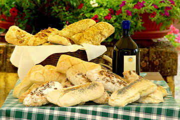 Tuscany bread and wine_1