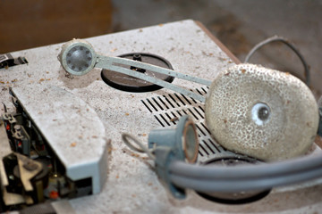 Altes Tonband und Kopfhörer