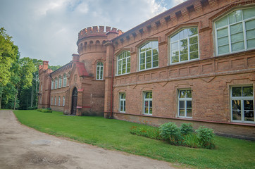 Fototapeta na wymiar Castle in Raudone, Lithuania