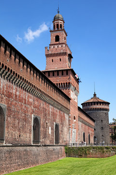 Eingang zum Castello Sforzesco in Mailand