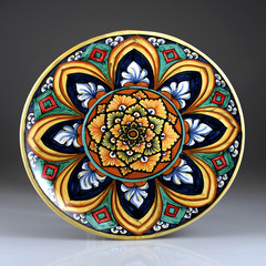 piatto di ceramica