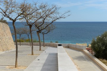 Fototapeta na wymiar Santa Barbara fortress in Alicante
