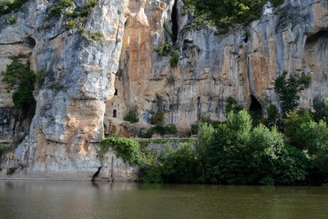 Falaises à Bouzies dans le Lot