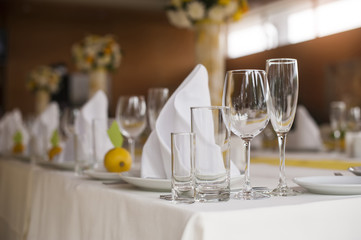 Empty glasses in restaurant