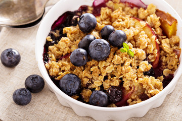 Peach and blueberry summer crumble