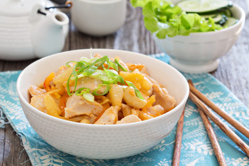 Chicken in sweet and sour sauce