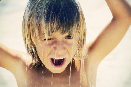 Doccia sulla spiaggia