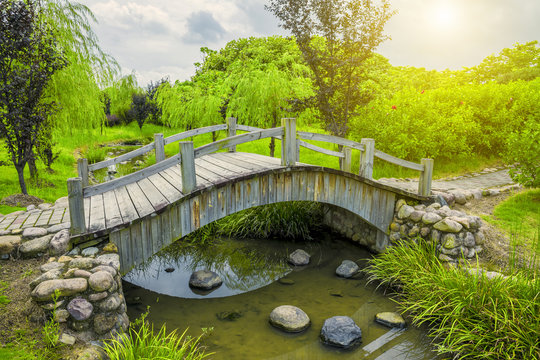 Garden bridge