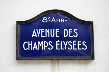Avenue Des Champs-Elysees in Paris © chrisdorney