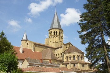 Fototapeta na wymiar abbaye de paray le monial en bourgogne france