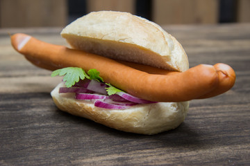 Bockwurst im Brötchen