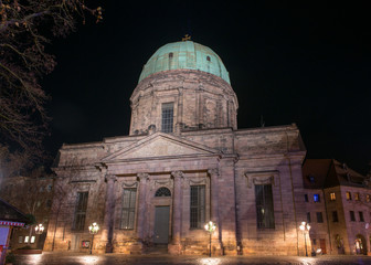 Fototapeta na wymiar View of the St. Elisabeth Church at night in Nurnberg